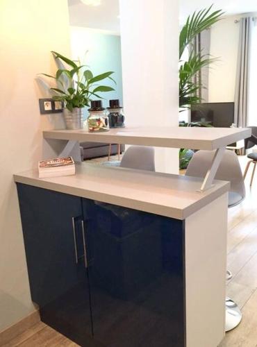 Newly renovated spacious apartment in Montorgeuil area photo 4