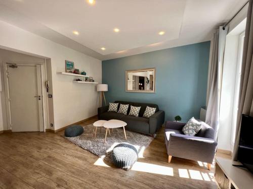 Newly renovated spacious apartment in Montorgeuil area photo 21