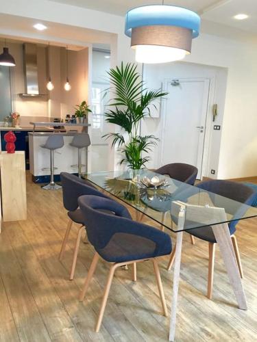 Newly renovated spacious apartment in Montorgeuil area photo 5
