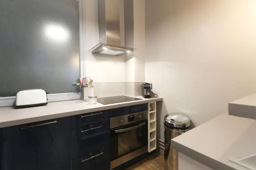 Newly renovated spacious apartment in Montorgeuil area photo 27