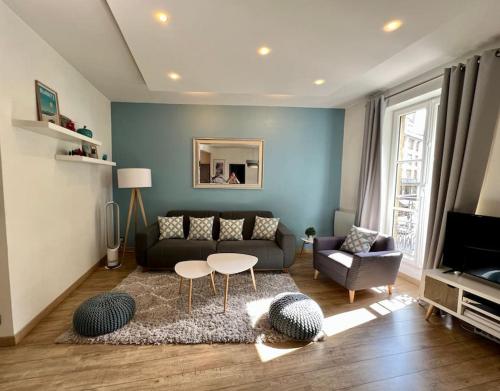 Newly renovated spacious apartment in Montorgeuil area photo 28