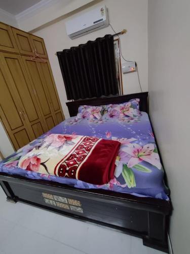 Postel nebo postele na pokoji v ubytování Hyderabad Serenity Retreat - 3 Bdrm Apartment