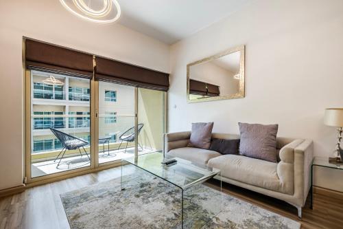 Cozy 1BR in The Greens Quiet Stay Near Marina