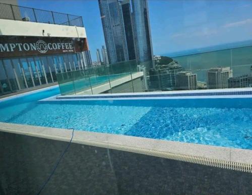 Bazén v ubytování #Elbon The Stay nebo v jeho okolí