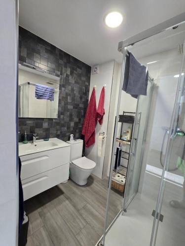 Phòng tắm tại Apartamento reformado en Vejer