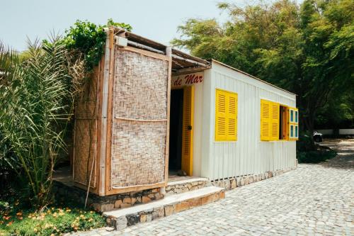 El edificio en el que está la casa vacacional