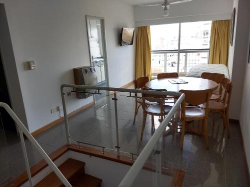 Televisyen dan/atau pusat hiburan di Bristol Apart Hotel