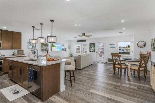 Gambar di galeri bagi Beachy Blue Getaway di Bonita Springs