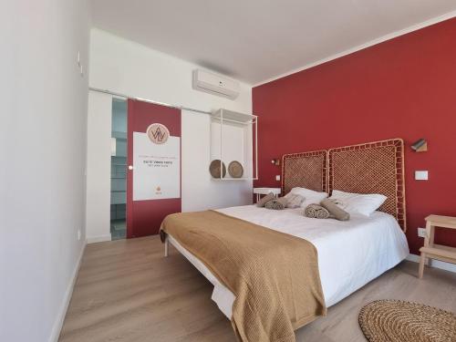 En eller flere senge i et værelse på Guest House Azeitão, Wine, Lodge