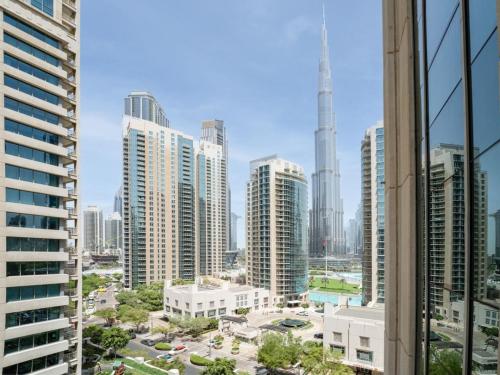 Downtown 1 Bed - Burj Khalifa Balcony View