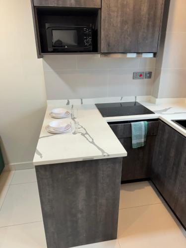 Galería fotográfica de Modern 1 Bedroom Ground Floor Apartment with Serene Mountain Views, close to Aburi Walking Trail en Oyarifa