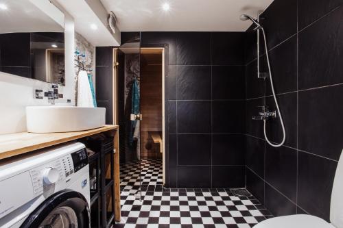 Vannituba majutusasutuses Spacious apartment near the Airport and Bus station