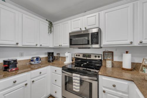 2BR condo minutes to Disney Springs photo 10