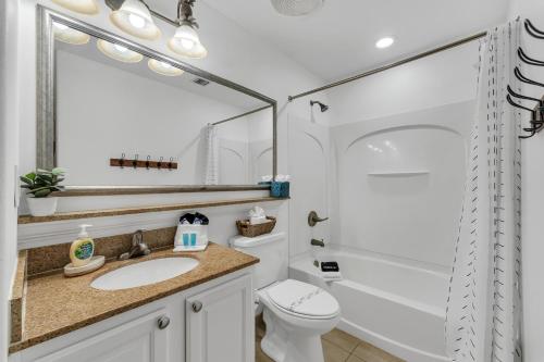 2BR condo minutes to Disney Springs photo 4