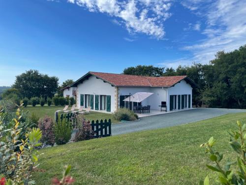 Maison familiale à Ahetze à 10 min des plages