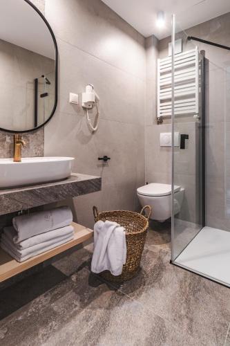 Ένα μπάνιο στο Tylickie Wzgórze Spa & Wellness pensjonat dla rodzin z dziećmi