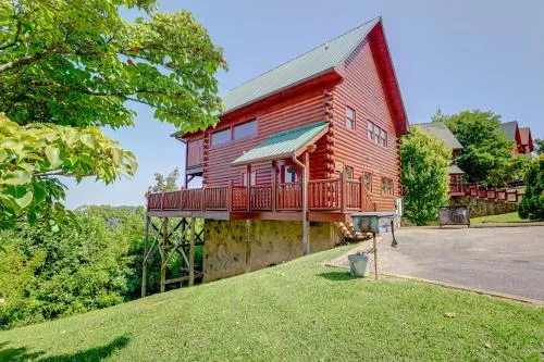 Sensational Sunset! Sevierville Home w/ Hot Tub photo 1