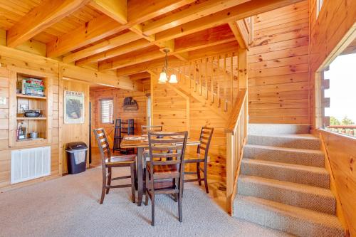 Sensational Sunset! Sevierville Home w/ Hot Tub photo 15