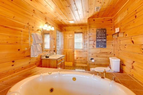 Sensational Sunset! Sevierville Home w/ Hot Tub photo 4