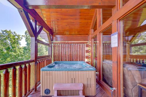 Sensational Sunset! Sevierville Home w/ Hot Tub photo 25