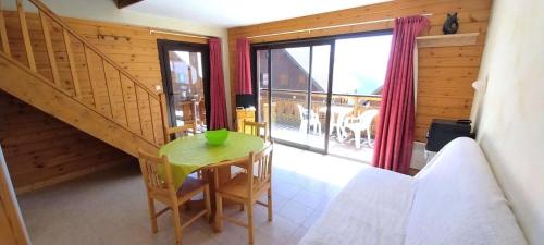 Résidence Joubelle - Appartement 6 personnes cosy dans chalet à Reallon JOUB1-6 MAE-8651