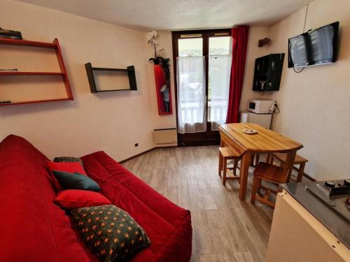 Résidence Edelweiss - Joli appartement T2 à RISOUL à quelques mètres des pistes de ski MAE-7101