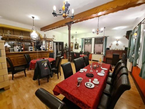 Restaurace v ubytování Gasthof Sirius Universum