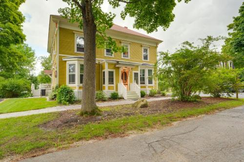 Gambar di galeri bagi The Hendrick House about 16 Mi to Sebago Lake! di Cornish