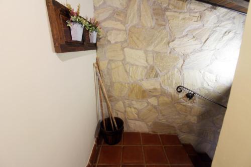 Bilik mandi di Casa Rural El Quinto y Medio