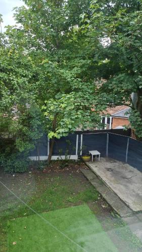 Contractors & Relocation haven, 3BD House, Secure off-site parking & office space photo 7