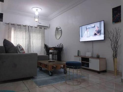 beau confortable et spacieux studio en zone 4