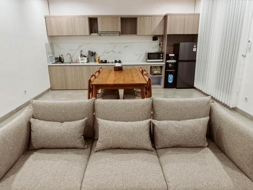 Η κουζίνα ή μικρή κουζίνα στο Resoree Villa Pererenan