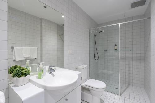 Ένα μπάνιο στο Artful Escape on York - 2x Carpark, Wifi, East End