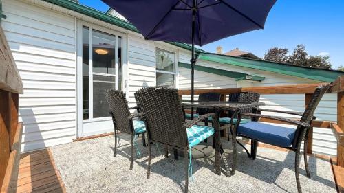 Gallery image of Cozy 2BR House Near Centre with Patio, BBQ, Backyard, and Netflix in Peterborough