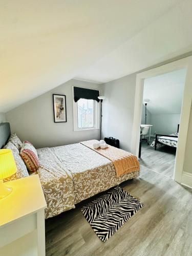 Gallery image of Cozy 2BR House Near Centre with Patio, BBQ, Backyard, and Netflix in Peterborough