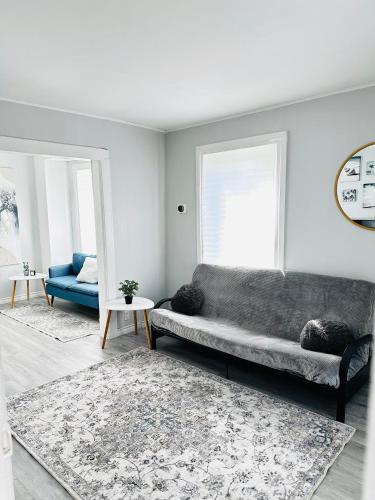 Gallery image of Cozy 2BR House Near Centre with Patio, BBQ, Backyard, and Netflix in Peterborough