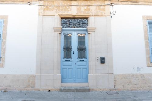 Η πρόσοψη ή η είσοδος του ANANKE Home