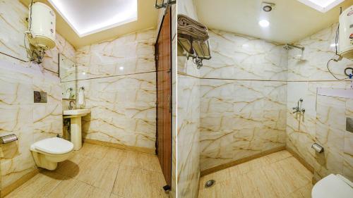 Ένα μπάνιο στο Hotel Seventh Heaven