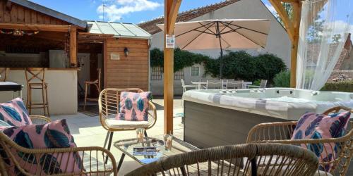 Patio nebo venkovní prostory v ubytování Gîte de charme Beaujoyeulx
