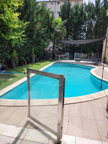 Villa piscine confort, barbecue