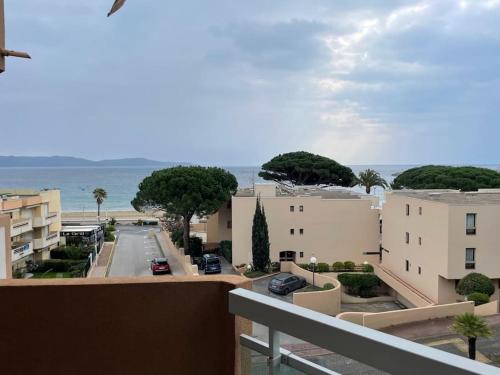 Superbe appartement à 50m de la mer, balcon vue mer, 2 chambres