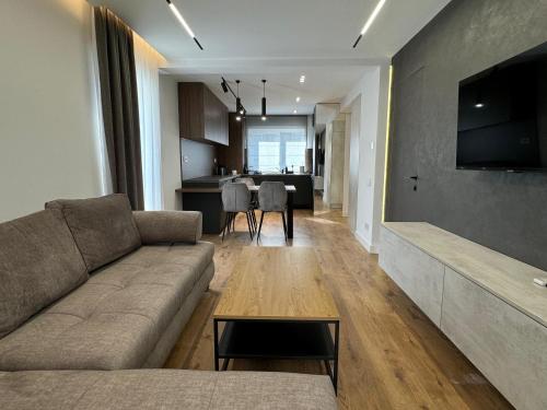 Μια τηλεόραση ή/και κέντρο ψυχαγωγίας στο Urban Hideaway