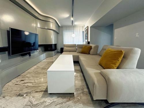 Seaside Premium 2BR Alimos, Monthly Stay, Parking