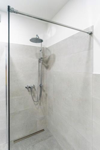 Ένα μπάνιο στο Flora Comfort Inn