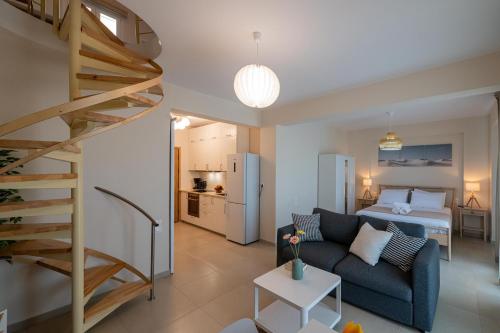 HomEasy Apartments - Kalamata Central Getaways with Private Parking