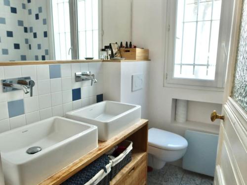 Loft style condo 4 people in central and trendy Paris