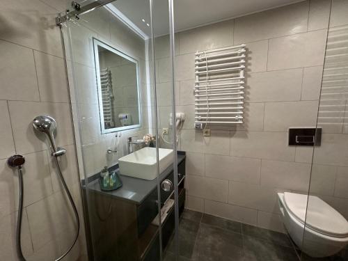 Koupelna v ubytování Luxury Family Apartment with stunning Mountain View