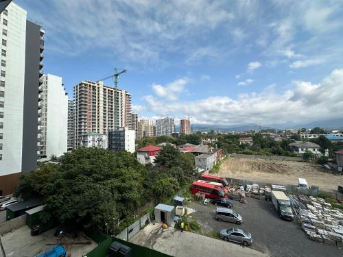 Nespecifikovaný výhled na destinaci Batumi nebo výhled na město při pohledu z apartmánu