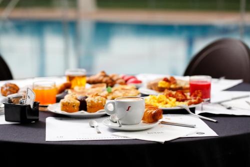 Jídlo v hotelu nebo okolí