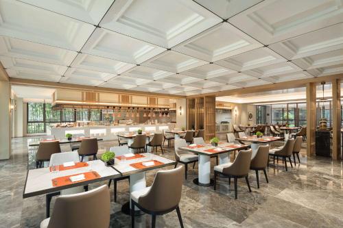 Restoran atau tempat lain untuk makan di Wyndham Grand Xinchang Downtown